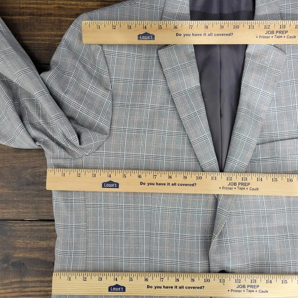 Haggar Men's Sport Coat Blazer Two Button Gray Plaid polyester‎ Blend Size 44L